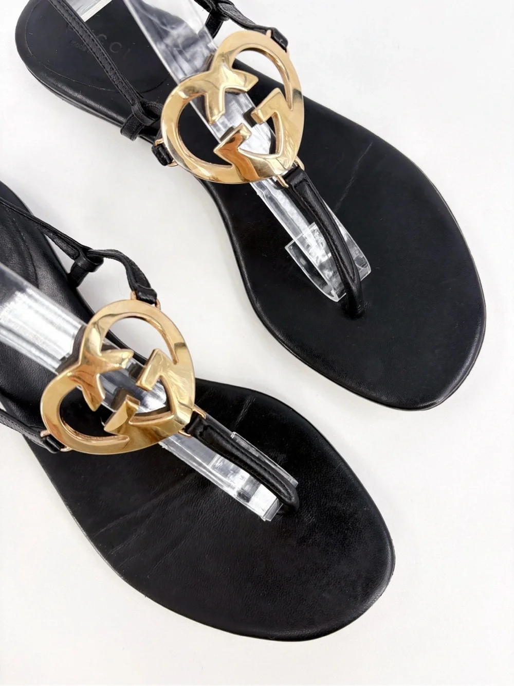 GUCCI Interlocking GG Heart Logo Thong Sandals Black Leather 36